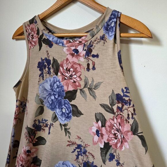 EUC EGS FLORAL TANK TOP SOFT AND FLOWY SIZE MEDIUM - Picture 9 of 16